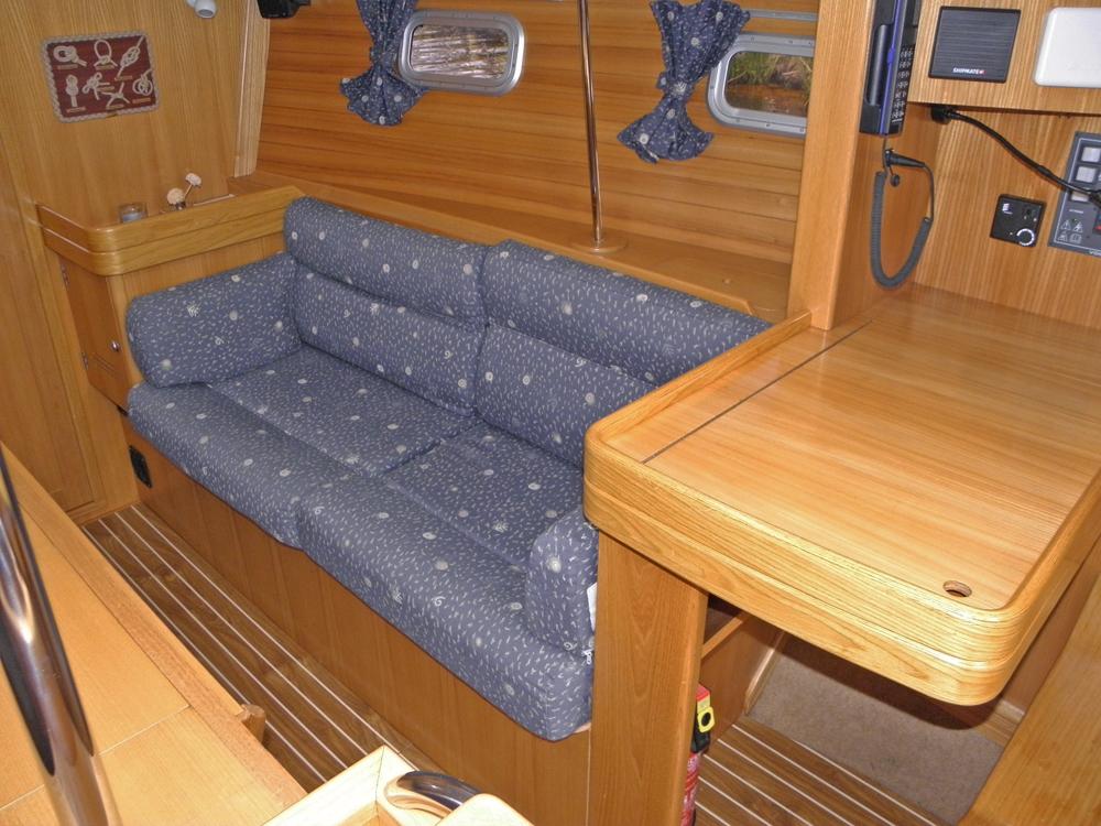 Saloon, Accommodation